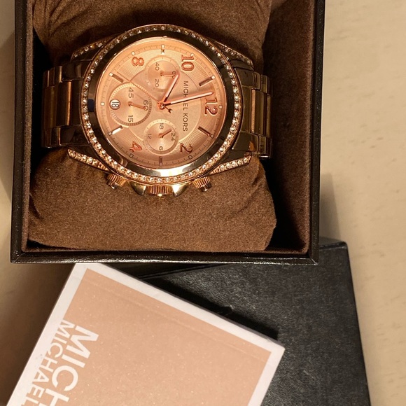 Michael Kors Ladies Watch - Picture 2 of 11